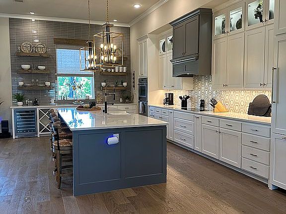 Expansive Kitchen