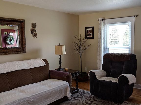 Price Rd. Living Room - Copy