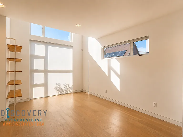 3235 Louise St #C — Photo 18