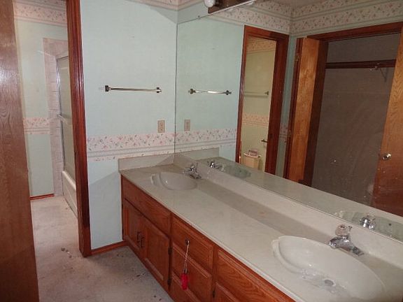 5th image of 1603 Kiwi Ct