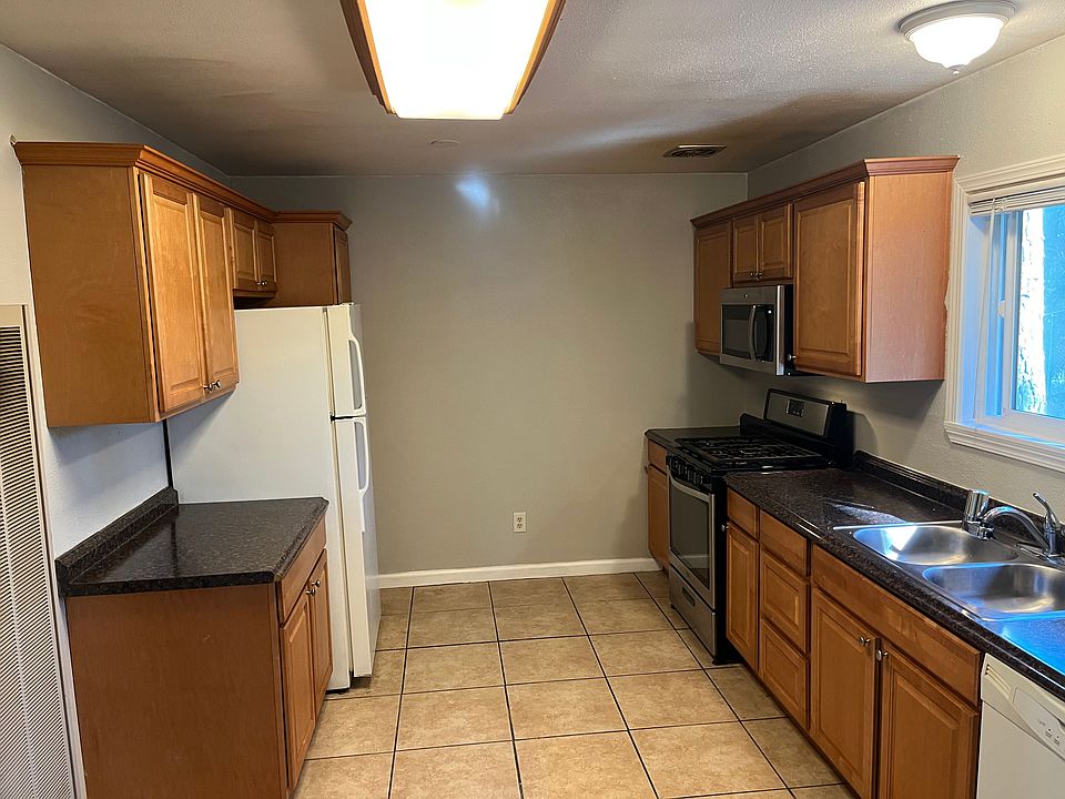 1st image of 2848 Manor Dr APT B