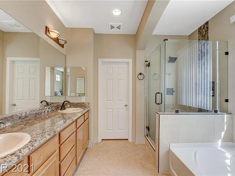 449 Eternity St — Photo 15