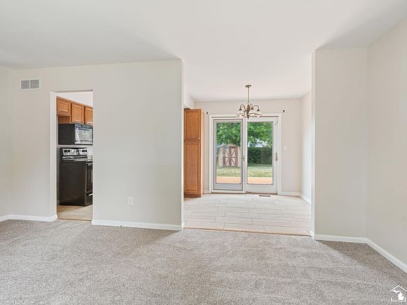 3rd image of 625 John Rolfe Dr