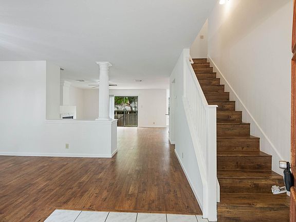 3rd image of 8507 Park Olympia
