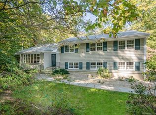 54 Huckleberry Hill Rd, New Canaan, CT 06840