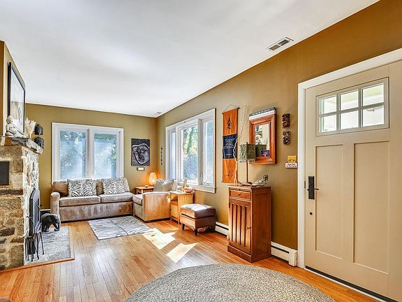 3rd image of 1008 Pinecrest Dr