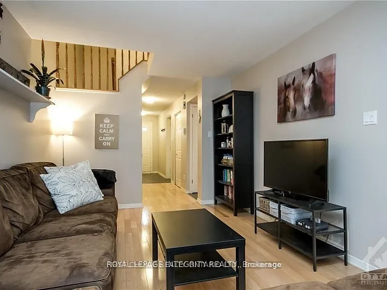 15 Peterson Pl — Photo 4
