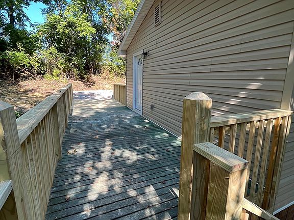 3rd image of 718 Mount Vernon Rd