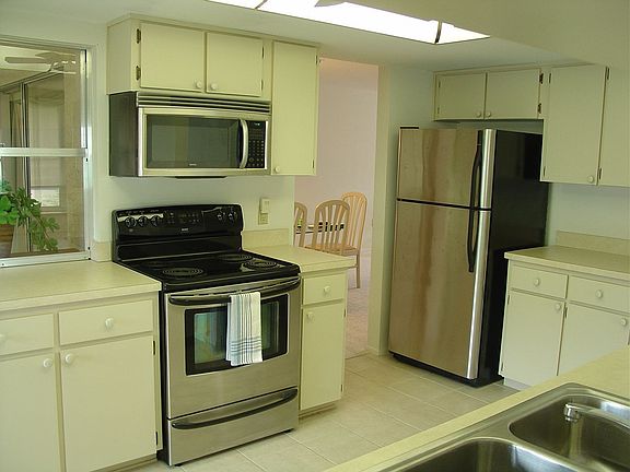 4th image of 2332 Danwood Dr