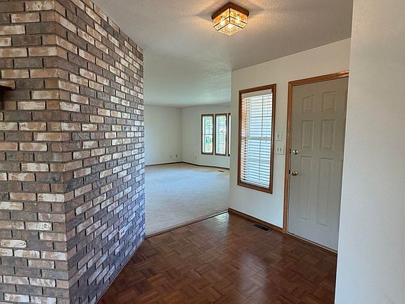 2nd image of 1865 Fairview St