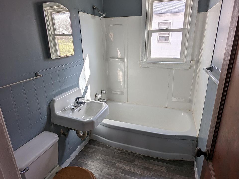 1st image of 3208 Marshall Ave #3208