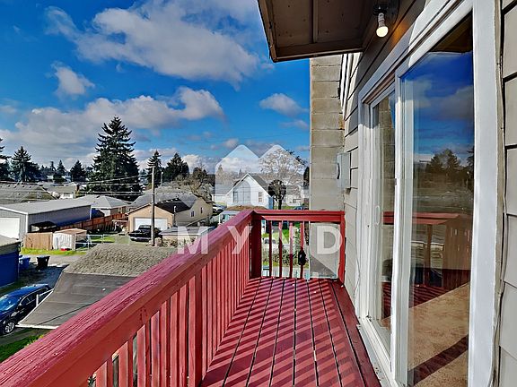4th image of 7002 S Prospect St #C