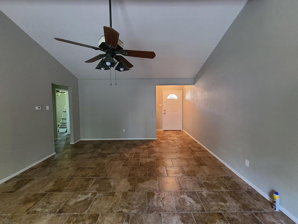 1st image of 1207 Rosewood Ln