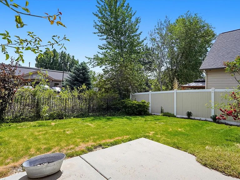 782 S Hydra Ave — Photo 36