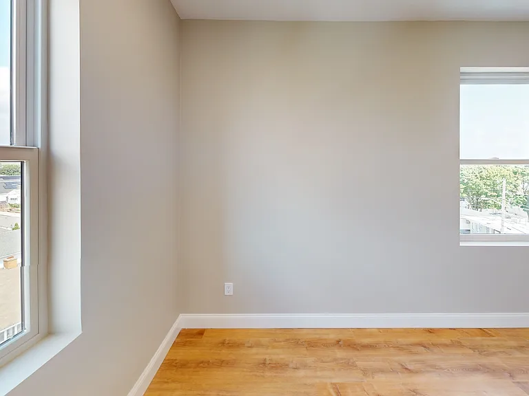 100 Revere St — Photo 46