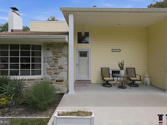 5th image of 2813 Country Ln