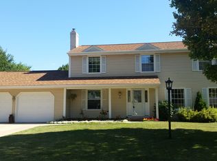 517 Ridgeview Ct, Green Bay, WI 54301