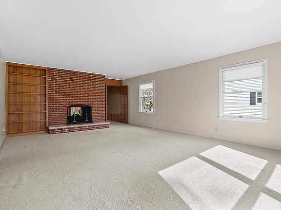4th image of 6428 Applewood St