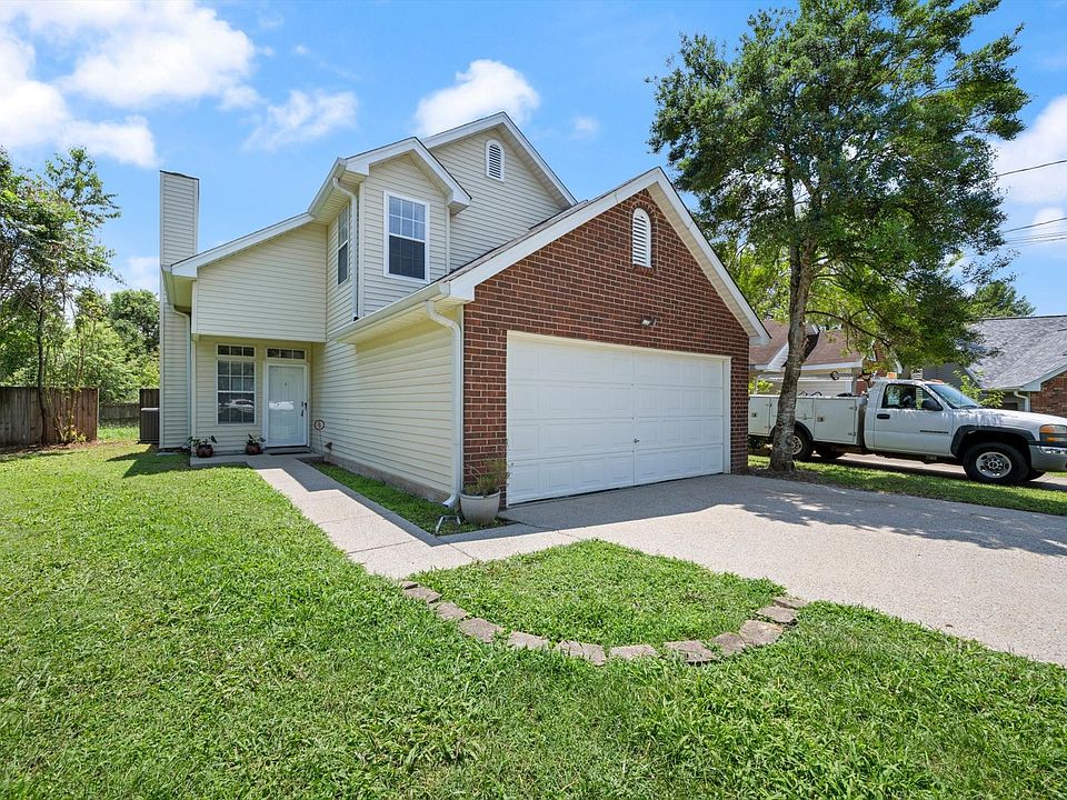 1st image of 809 Tamarack S