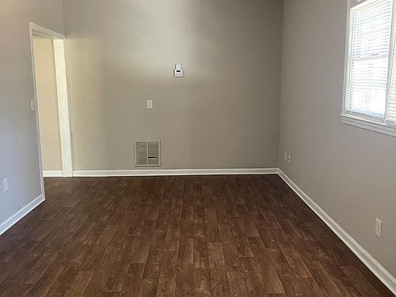 2nd image of 1057 Pine St NE #1055