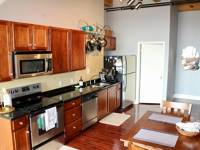 1060 Worlds Fair Park Dr #306 — Photo 7