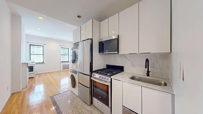 Rented by Bond New York | media 4