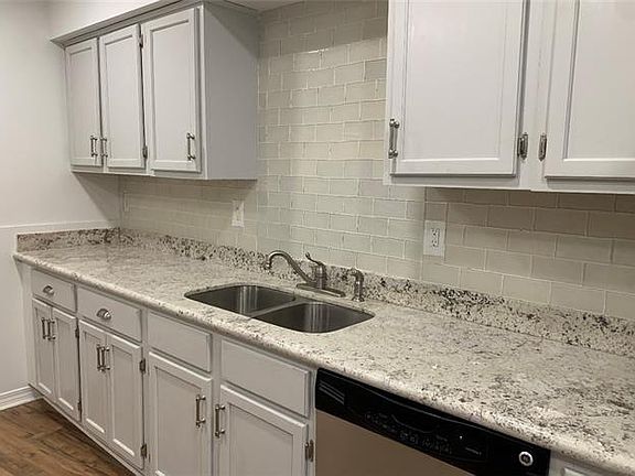 3rd image of 6579 Louisville St