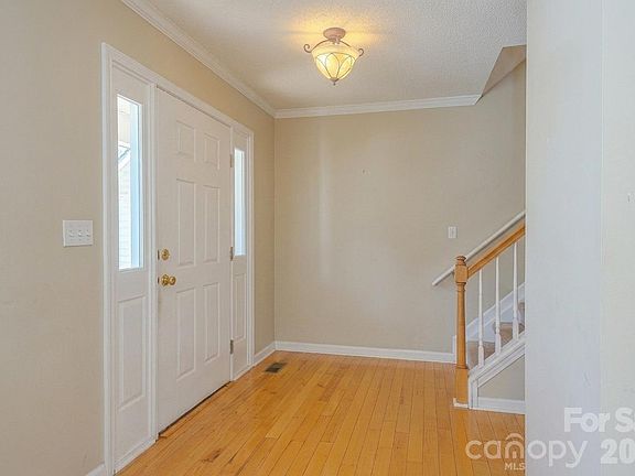 4th image of 89 N Wintergarden Rd