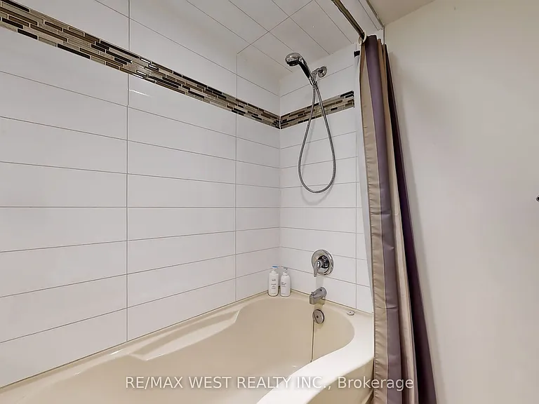 139 Ranee Ave #BASEMENT — Photo 23