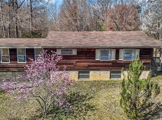 112 Debanne Rd, Mc Leansville, NC 27301