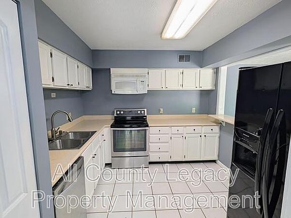 2nd image of 168 Scandia Cir APT 1