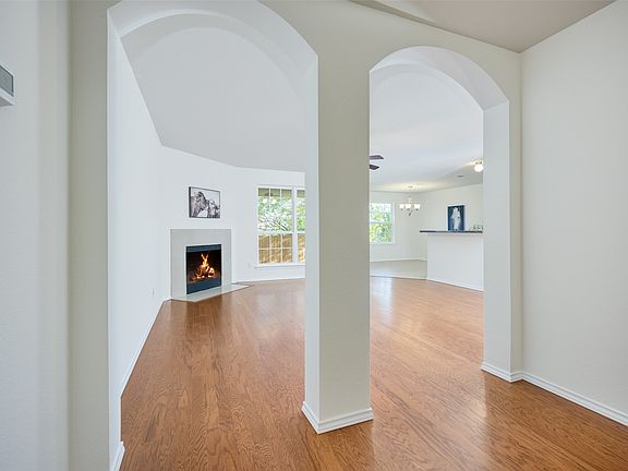 5th image of 3309 Anysa Ln
