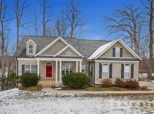 2905 Walbrook Ter, Browns Summit, NC 27214