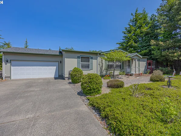 2102 Lynne Dr, North Bend, OR 97459