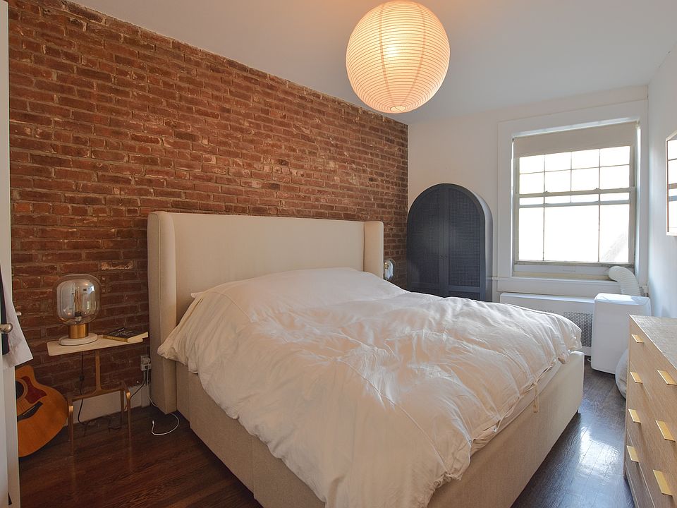 2nd image of 1 Bank St APT 4E
