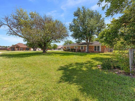 5th image of 516 Willow Park Dr