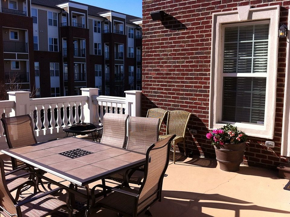 2nd image of 9509 Kings Parade Blvd