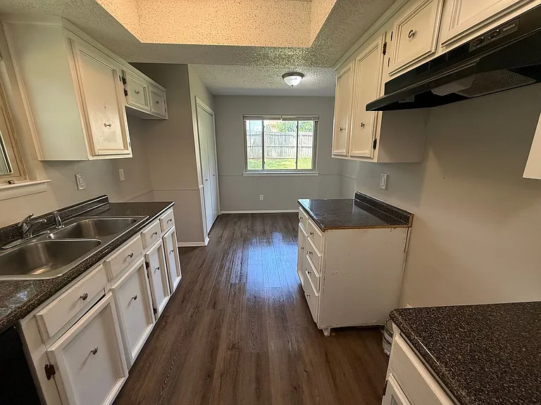 32 Del Tara Dr — Photo 8