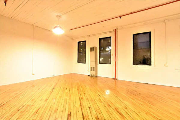 Rented by Clove Realty LLC | media 85