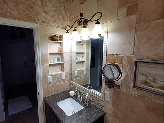 5th image of 4233 Bellasol Cir APT 1822