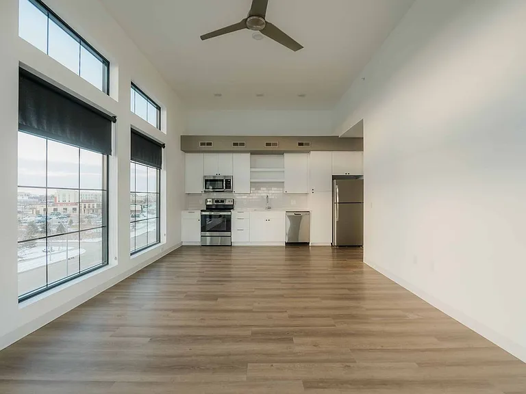 District Lofts ll Apartments — Photo 40