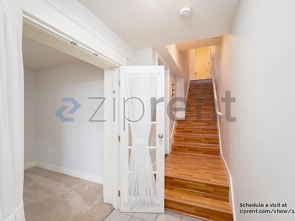 4th image of 18211 NE 95th Way Unit 103