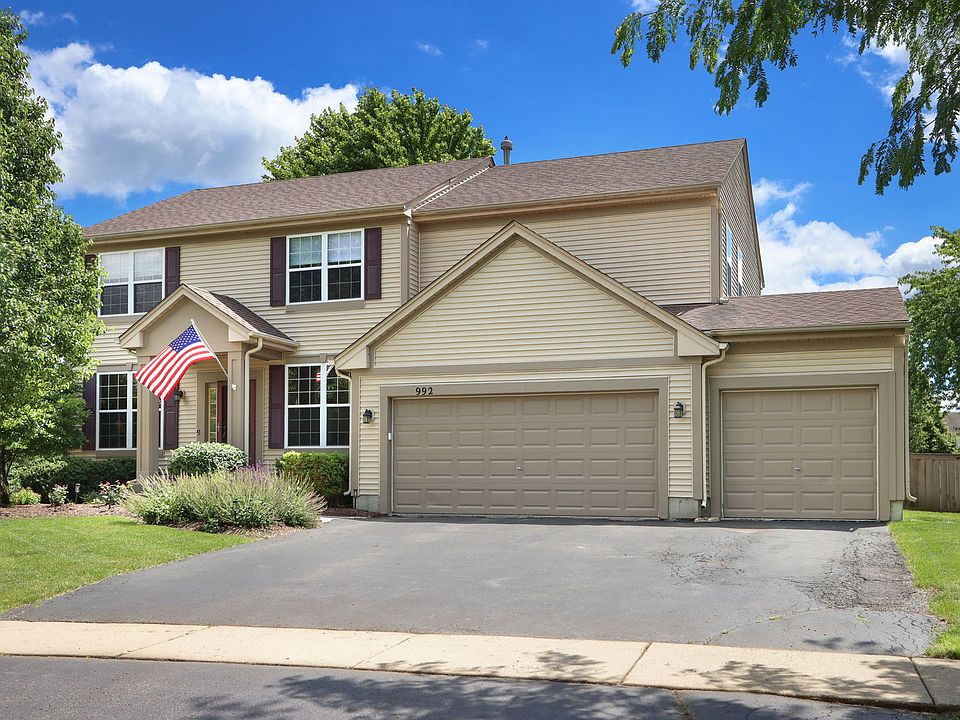 1st image of 992 Curran Pl
