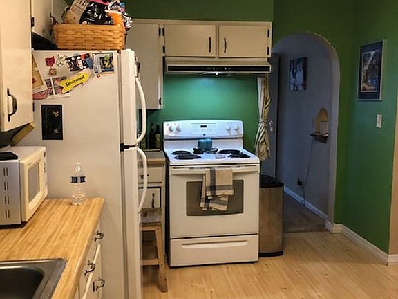 4th image of 230 Hillcrest Dr