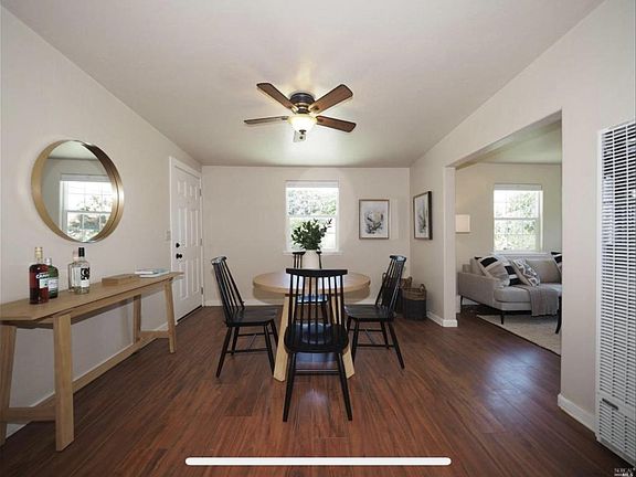 One Bedroom livingroom/dining room