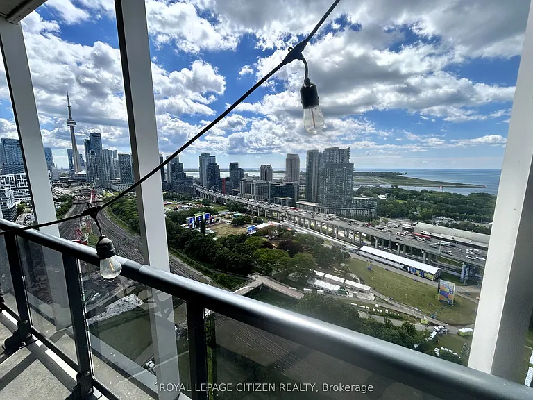 30 Ordnance St #2402 — Photo 31