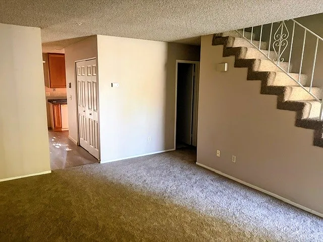 1066 Eleanor Ave — Photo 9