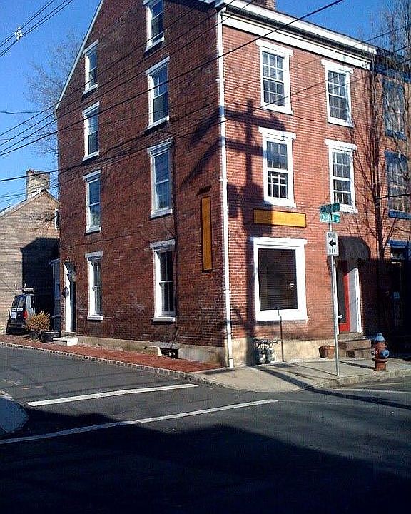 1st image of 16 Church St