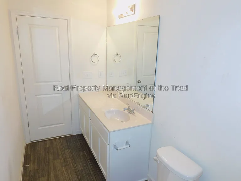 719 Torbay Dr — Photo 19