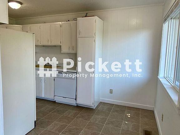 4th image of 107 Arvon Ave